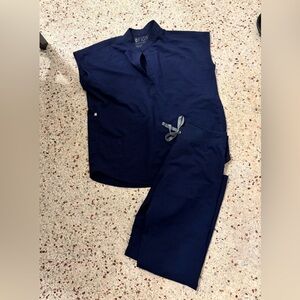 Figs XS women navy scrub set